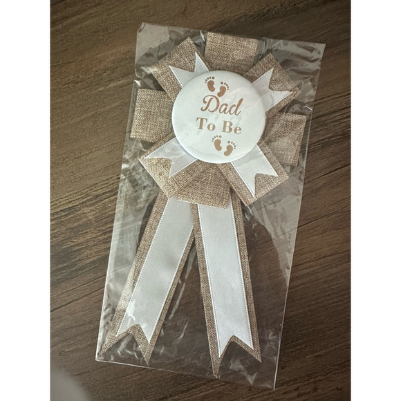 Dad To Be Pin One Size Beige & White - Picture 1 of 3